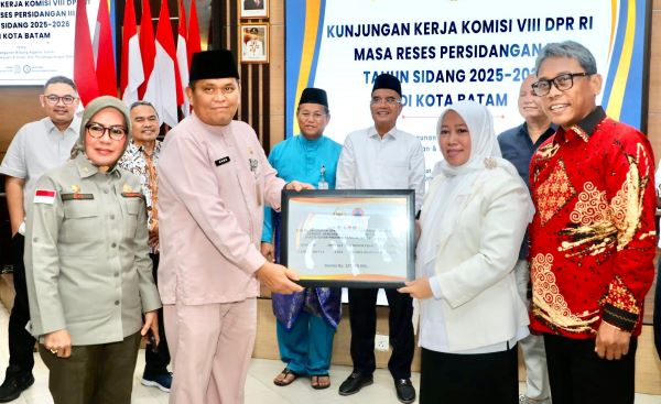 Antisipasi Karhutla, Batam Dapat Suntikan Dana & Alat Tempur dari BNPB
