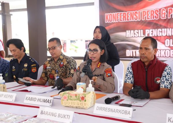 Gempur Narkoba di Kepri! 45 Tersangka Diciduk, Sabu 735 Gram hingga Vape Etomidate Disita Polisi