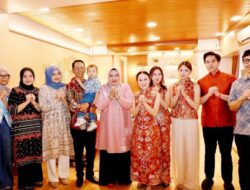 Imlek 2026 di Batam Makin Hangat! Amsakar Achmad Hadiri Open House Li Claudia, Warga Bebas Sampaikan Aspirasi