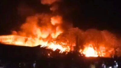 Api Mengamuk di Kawasan Industri Sagulung! Pabrik Kimia Terbakar Hebat Selama 2 Jam