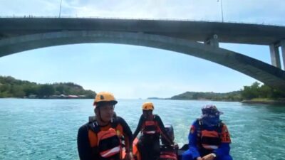 Heboh di Barelang! Pria 35 Tahun Diduga Terjun ke Laut dari Jembatan 5, Tim SAR Lakukan Pencarian