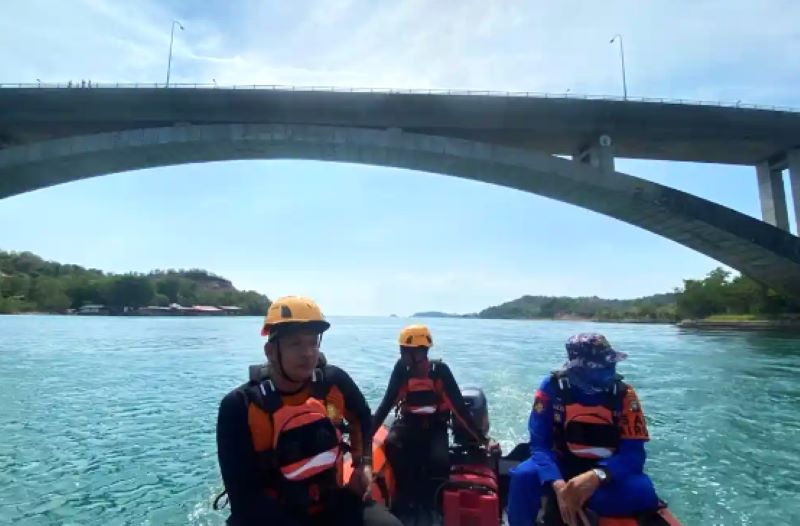 Heboh di Barelang! Pria 35 Tahun Diduga Terjun ke Laut dari Jembatan 5, Tim SAR Lakukan Pencarian