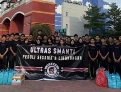 ‎Gen Z SMAN 3 Batam Turun ke Jalan, Ultras SMANTI Bagikan 300 Paket Takjil ‎ ‎Reporter