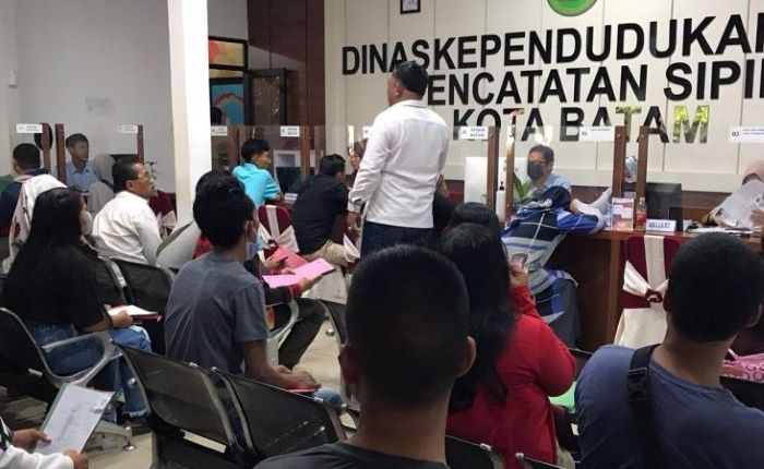 Meski WFA, Pelayanan Disdukcapil Batam Tetap Normal, Warga Tetap Dilayani Maksimal