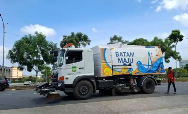Tak Pakai Sapu Lagi! Batam Uji Coba Truk Penyedot Debu Canggih