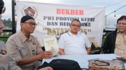 Bukan Sekadar Bukber! PWI Kepri Bedah Buku Suryanto tentang Masa Depan Batam