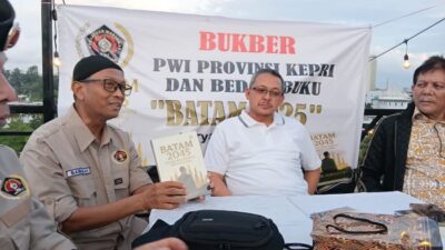 Bukan Sekadar Bukber! PWI Kepri Bedah Buku Suryanto tentang Masa Depan Batam