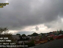 Gunung Marapi Meletus Lagi! Kolom Abu Membumbung 1,6 Km, Warga Diminta Jauhi Radius 3 Kilometer