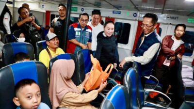 Dini Hari Turun ke Pelabuhan, Amsakar–Li Claudia Sidak Arus Mudik Sekupang: Pemudik Kaget Dapat Sembako!