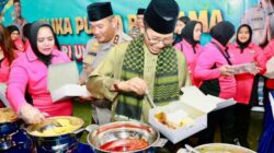 Momen Tak Biasa di Sembulang! Amsakar dan Kapolda Kepri Ikut Sajikan Menu Buka Puasa untuk Warga