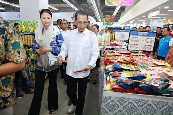 Diskon Ramadan Mulai Diburu Warga Batam, Wamendag Turun Langsung Cek Ritel
