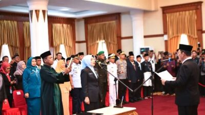 Buernur Ansar melantik Misni jadi Sekda Kepri yang baru, Senin (27/4/2026) (mc kepri)