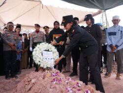 Polda Kepri Berduka, Ipda Supriadi Dilepas dengan Upacara Kedinasan