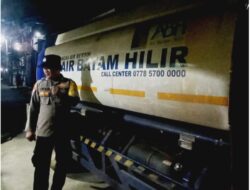 Hari ke-85, Polsek Batu Ampar Pastikan Distribusi Air Bersih ke Warga Berjalan Lancar