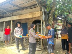 Polwan Polresta Barelang Gelar Minggu Kasih, Bagikan Bingkisan untuk Warga Kabil