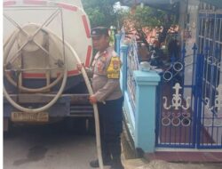 Polsek Batu Ampar Kawal Distribusi Air Bersih Hari ke-89 di Tanjung Sengkuang dan Batu Merah