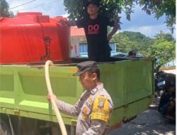 Hari Ke-95, Polsek Batu Ampar Kawal Distribusi Air Bersih untuk Warga Terdampak