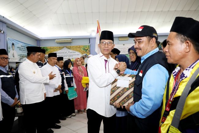 Suasana Khidmat di Asrama Haji Batam, Ribuan JCH Kepri Lalui X-Ray Menuju Tanah Suci