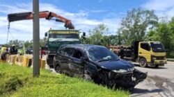 Viral! Mobil Hantam Beton U-Turn di K-Square, Warga Minta Penataan Ulang
