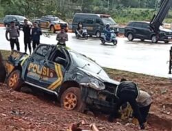Mobil Patroli Polda Kepri Terguling di Nongsa! Diduga Melaju Kencang Saat Hujan Deras
