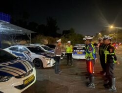 Patroli Malam, Satlantas Polresta Barelang Tindak Truk Trailer Tanpa Lampu Rem