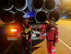 Satlantas Polresta Barelang Tindak Truk Trailer Tanpa Lampu Rem Saat Patroli Malam