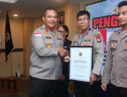 Kasihumas Polresta Barelang dan Kapolsek Bengkong Raih Penghargaan di Rakernis Humas Polda Kepri 2026