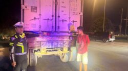 Satlantas Polresta Barelang Tindak Trailer Tanpa Lampu Rem Saat Patroli Malam