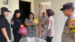 Polsek Belakang Padang dan Duta Sosial Bagikan Sembako untuk Warga Kurang Mampu