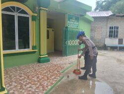 Satpolairud Polresta Barelang Gelar Bakti Bersih di Sekolah dan Rumah Ibadah