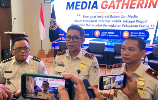 WNA china digerebek di Batam, Apartemen Baloi View Batam, Imigrasi Batam, dugaan scamming Batam, WNA scamming Batam, penggerebekan WNA China