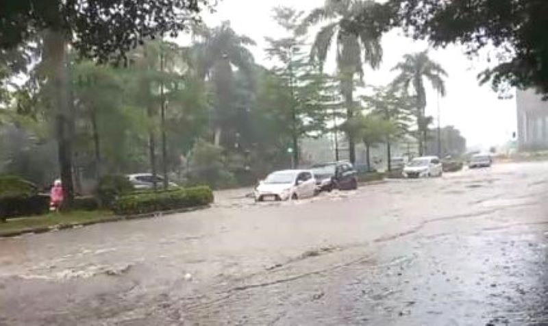 Waspada! Cuaca Ekstrem di Batam Diprediksi Bertahan, Sejumlah Kawasan Terendam Banjir