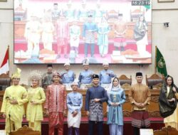 DPRD Batam Sahkan Perda LAM, Penampilan Busana Adat Melayu Encik Puan 2026 Curi Perhatian