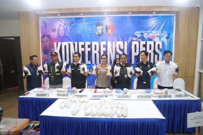 Polda Kepri Bongkar Penyelundupan 100.000 Benih Lobster di Batam, Diduga Akan Dikirim ke Singapura