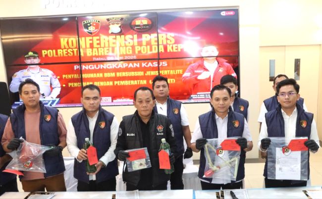 Polisi Gerebek Penimbunan Pertalite di Batam, Dua Pelaku Raup Untung dari BBM Subsidi