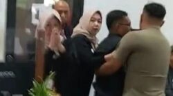 Antrean Disdukcapil Batam Ricuh, Warga Protes Orang Baru Datang Malah Dipanggil Duluan