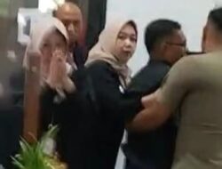 Antrean Disdukcapil Batam Ricuh, Warga Protes Orang Baru Datang Malah Dipanggil Duluan