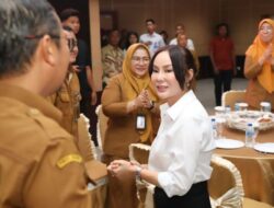 Tak Biasa Rayakan Ulang Tahun, Li Claudia Chandra Terharu Dapat Surprise di Kantor Wali Kota Batam