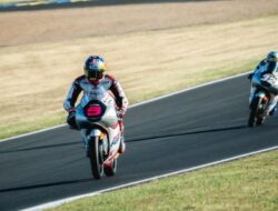 Start Kacau, Finis Gemilang! Pembalap Honda Team Asia Veda Ega Kini Masuk Top 5 Moto3 2026