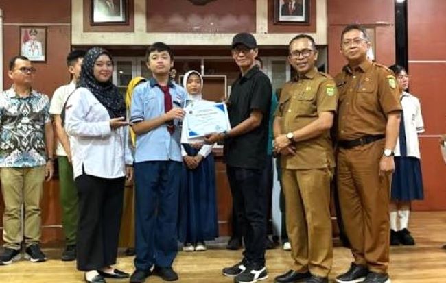 Bikin Bangga! PWI Batam Beri Penghargaan Siswa TKA Terbaik, Batam Jadi Juara di Kepri