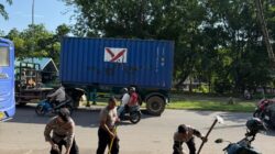 Polsek Sekupang Gelar Bakti Sosial di Halte Trans Batam Pasar Cipta Puri Dukung Program Jumat Bersih