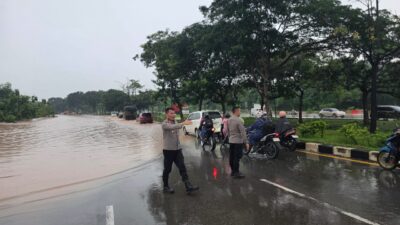 Antisipasi Banjir dan Pohon Tumbang, Polresta Barelang Patroli di Sejumlah Titik Rawan Pasca Hujan