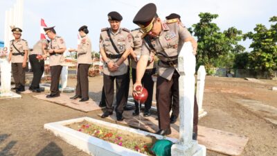 Polresta Barelang Ikuti Ziarah dan Tabur Bunga Hari Bhayangkara ke-80 di TMP Pusara Bhakti Bulan Gerbang