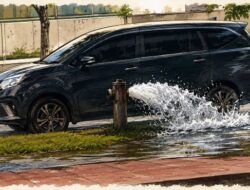 Aksi Rayap Besi Makin Nekat! Tutup Hydrant di Pasir Putih Batam Raib, Air Menyembur Deras