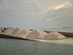 Tongkang Bermuatan Batu Granit Terbalik di Batu Ampar Batam, KPLP Sempat Beri Peringatan Sebelum Insiden