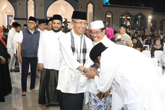 Suasana Haru di Batam! Amsakar Menangis dalam Puisi “Jabal Uhud” Saat Tablig Akbar 1 Muharram
