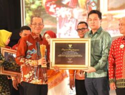 Batam Masuk 5 Besar Daerah Terkaya dan Mandiri di Indonesia, Amsakar Beri Penghargaan Wajib Pajak Terbaik