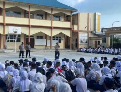 Satbinmas Polresta Barelang Beri Edukasi Siswa SMKN 4 Batam saat MPLS