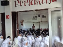 Satbinmas Polresta Barelang Perkenalkan Saka Bhayangkara kepada Pelajar SMA 18 dan SMK 15 Batam