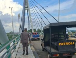 Parkir Liar Masih Bandel di Jembatan Barelang, Dishub Ancam Derek Kendaraan